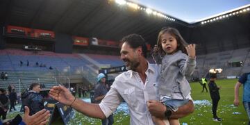 Carlos "Pichón" Bossio, el entrenador del Racing campeón del Federal A. Se lo dedicó a su hija y al "angel que los cuida"(Javier Ferreyra / Enviado Especial).