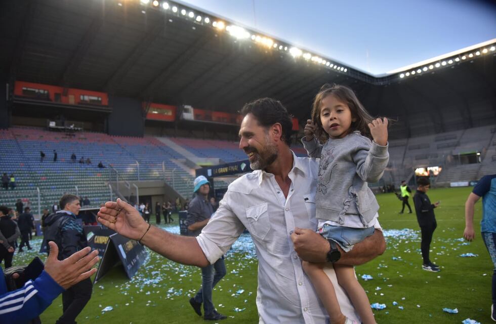 Carlos Bossio, primera experiencia como DT y el título en Racing: “A pensar en otra categoría”