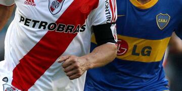 Es hincha de Boca pero acampó 6 días para sacar una entrada para ver a River por su novia. (Imagen ilustrativa)