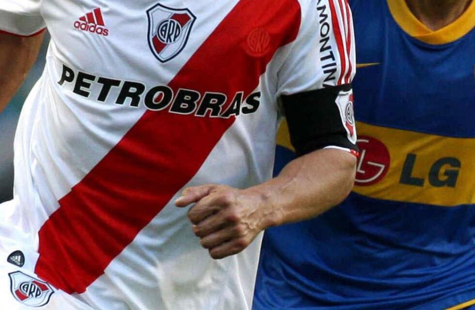 “El último romántico”: es hincha de Boca, pero acampó 6 días para sacar una entrada para que su novia vea a River