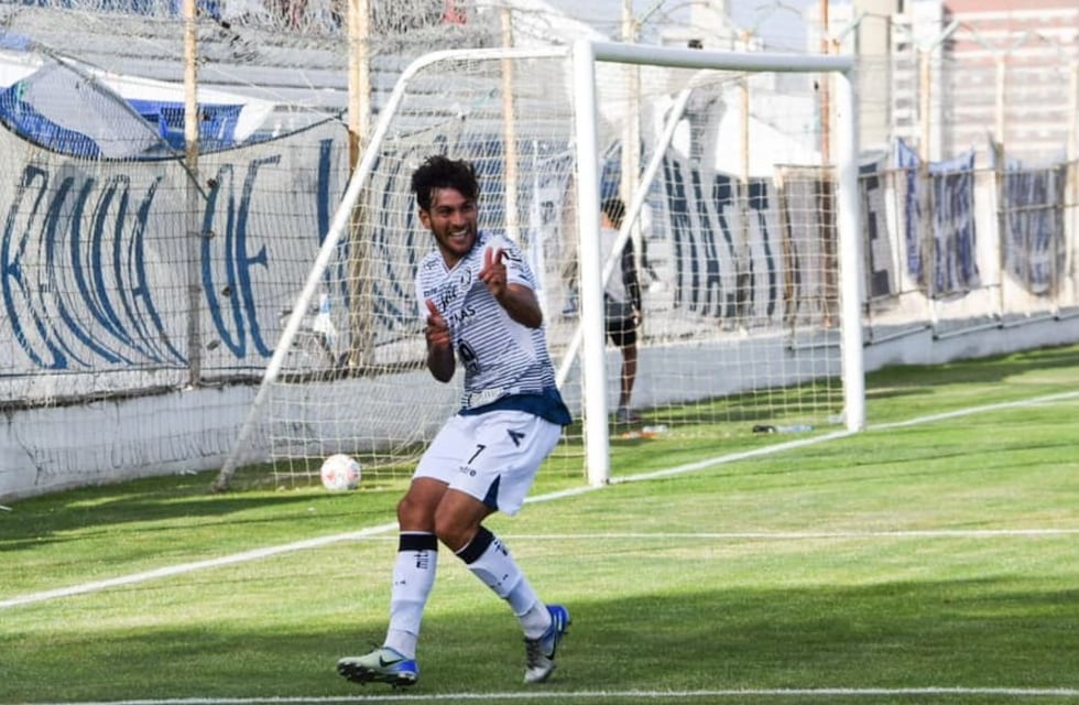 Independiente Rivadavia ganó y consolida su sueño por el ascenso
