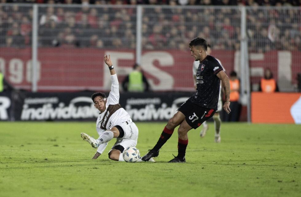 Newell’s trabajó mucho y gritó el triunfo contra Platense casi al final del partido