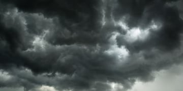 Imagen referencia de un nube negra cumulonimbus.