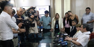 El equipo médico detalló estudios, tratamientos y el acompañamiento integral, con seguimiento permanente del ministro Luis Medina Ruiz y apoyo del gobernador Osvaldo Jaldo.