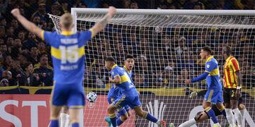 Varela festeja el gol que le dio el triunfo a Boca. Foto: EFE/Juan Ignacio Roncoroni
