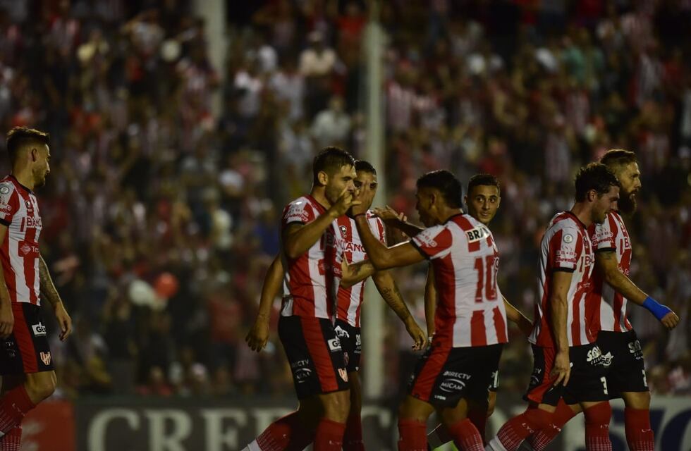 Santiago Rodríguez y el Tano Graciani, los socios del gol en Instituto