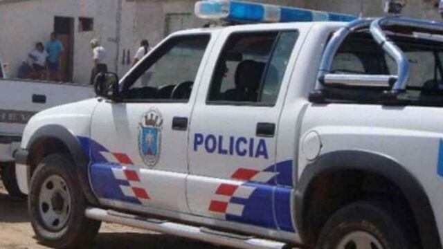 La mujer asesinada por su marido, junto a sus hijos, fue apuñalada cinco veces con un cuchillo tipo carnicero.