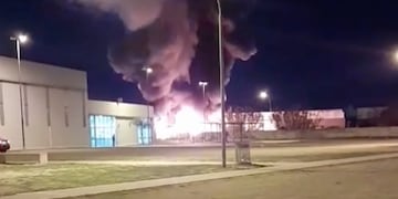 Pérez: el incendio de la planta de reciclaje se tuvo que extinguir con el uso de espuma