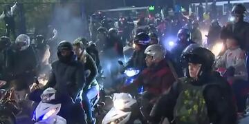 Masiva caravana en homenaje al cantante de cumbia 420