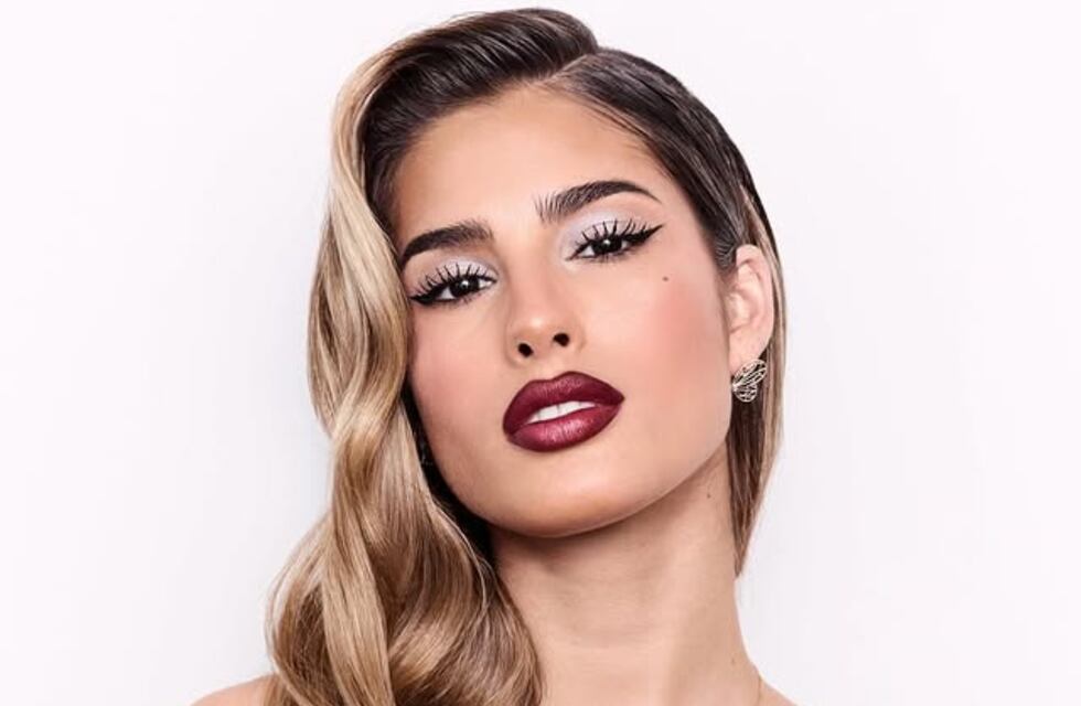 Julieta Poggio bailó frente a cámara con un conjunto deportivo ultra ajustado y conquistó a sus fans