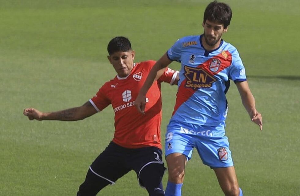 Independiente perdió ante Arsenal en un partido a puro gol