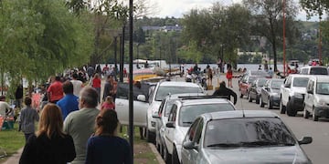 Gran afluencia de turistas repercutió en las rutas: la autopista Córdoba-Carlos Paz es la que mayor circulación de vehículos registró (La Voz).