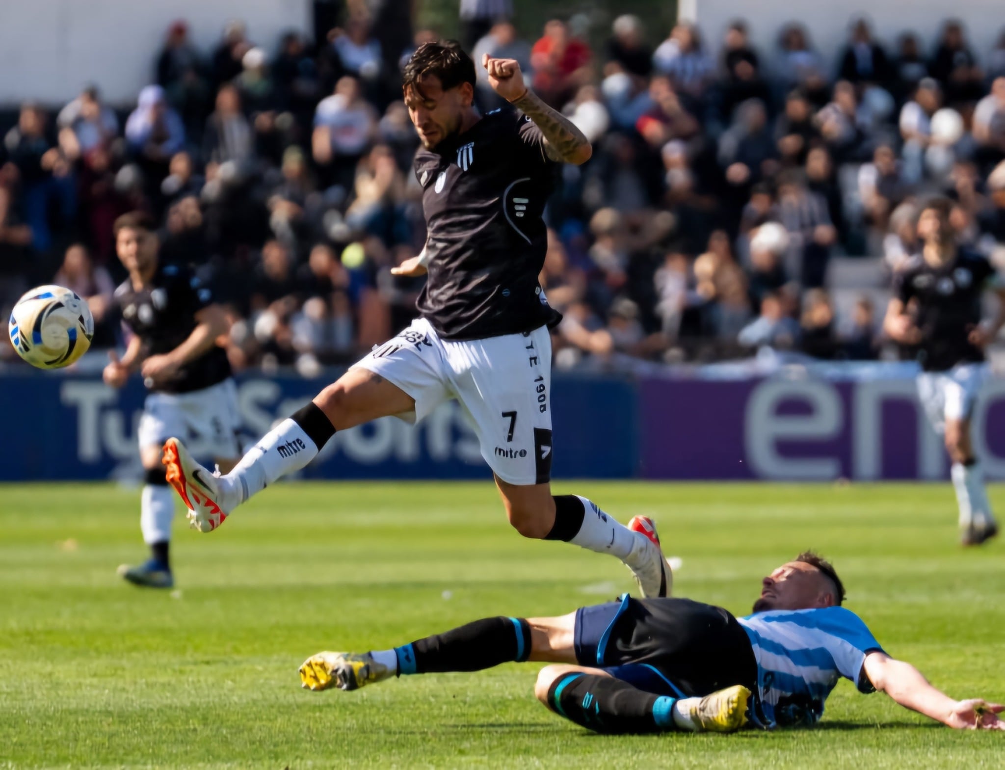 Gimnasia de Mendoza se impuso 1 a 0 ante Gimnasia de Jujuy en el “Víctor Legrotaglie” y le arrebató la cima de la Zona B.