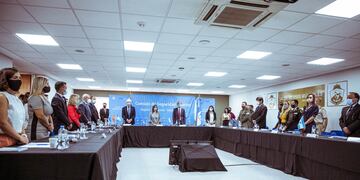 La Ministra Adriana Chapperón junto a su par nacional rubricaron los convenios marco para la articulación de las líneas de atención telefónica 144 y 911.