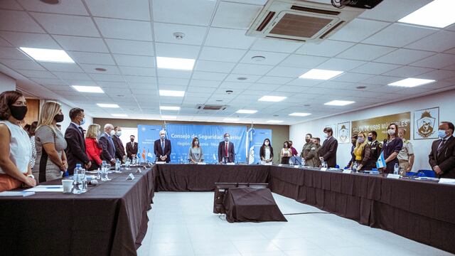 La Ministra Adriana Chapperón junto a su par nacional rubricaron los convenios marco para la articulación de las líneas de atención telefónica 144 y 911.