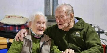 Nélida y Tito, la pareja cordobesa que cumplió 77 años de casados contó el ritual que mantiene el amor.