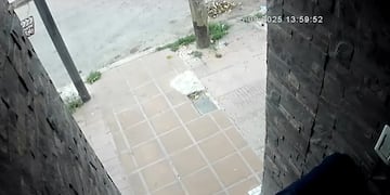 Un hombre tiene en vilo a vecinos de barrio Pueyrredón.