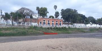 Seco. Así se ve el panorama frente al puerto de la ciudad de Esquina.