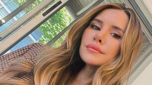 Mica Tinelli lució un exclusivo bolso en un evento: origen italiano y estilo dosmilero.