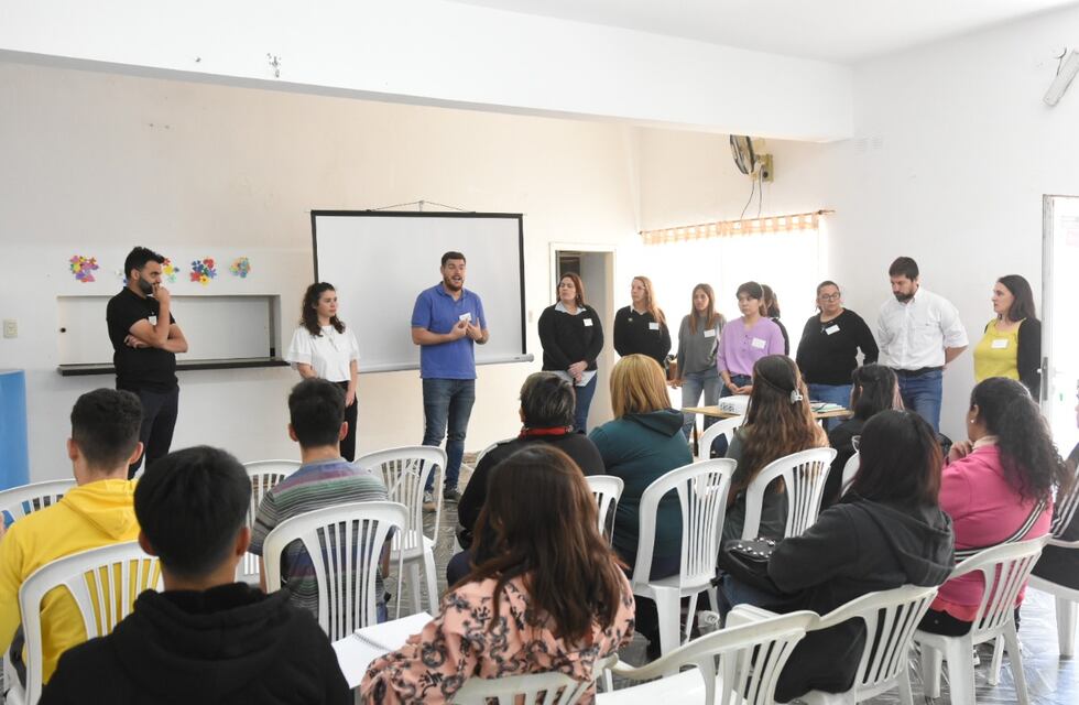 Continúan los talleres de currículum vitae y entrevista laboral para la ciudadanía