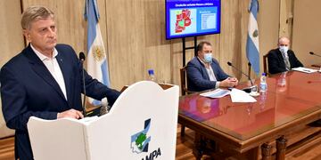 El gobernador anunció nuevas restricciones (APN)