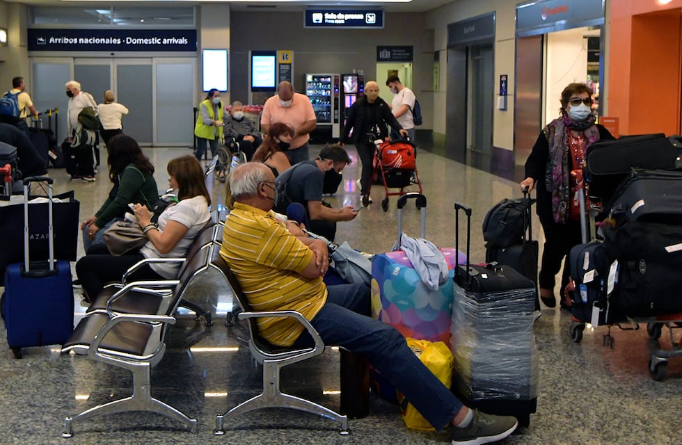 Variante Ómicron de coronavirus: más de 7 mil vuelos cancelados en todo el mundo