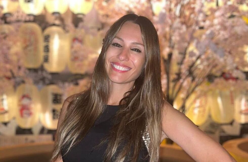 A puro brillo y glamour: Pampita deslumbró con un mini vestido cut out y revolucionó las redes sociales