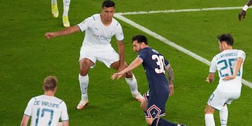 Messi contra todos: ante De Bruyne, Bernardo y Rodri. Paris Saint Germain enfrenta a Manchester City por la Champions League. (AP)