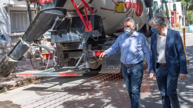 Martín Llaryora controló el inicio de los trabajos en barrio Juniors.