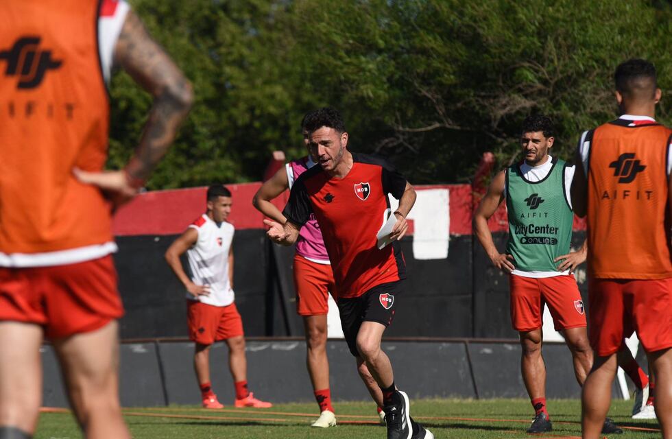 Newell’s Old Boys empezó la pretemporada 2025 sin refuerzos y con bajas importantes