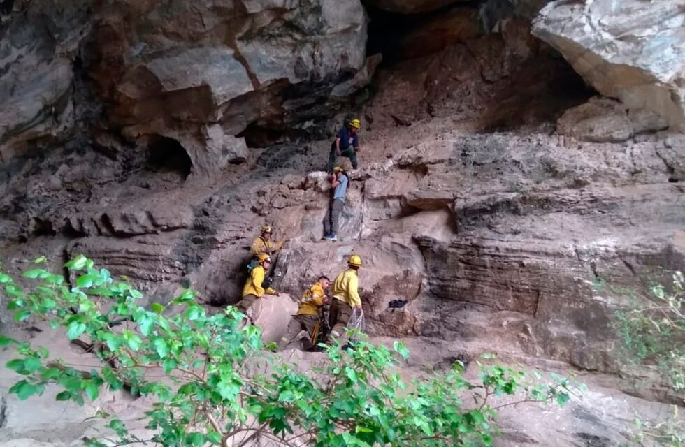 Valle Hermoso: escaló una cantera pero no pudo bajar y fue rescatado