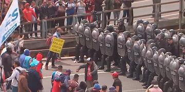 Piqueteros y la Policía protagonizaron fuertes incidentes.