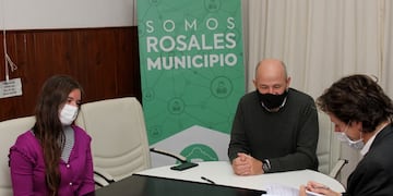 Formalizaron la entrega de escritura de terreno a Bomberos de Pehuen Co