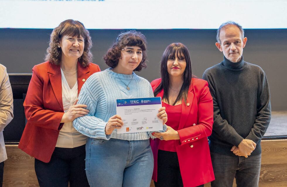 Tierra del Fuego: entregaron certificados a jóvenes por el programa  T.Tec