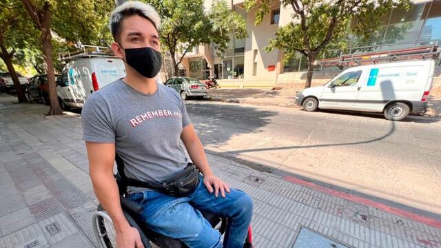 Gabriel pide ayuda para recuperar su Fiat Uno adaptado.