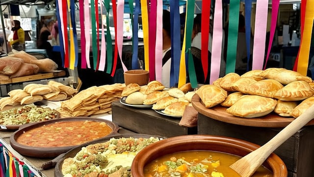 Empanadas, locro, pastelitos y tortas fritas en una fiesta gastronómica en Córdoba.