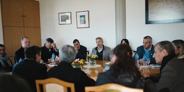 Reunión de intendentes vecinanilstas con el gobernador Frigerio.