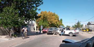 Fuerte choque entre camionetas en San Rafael.