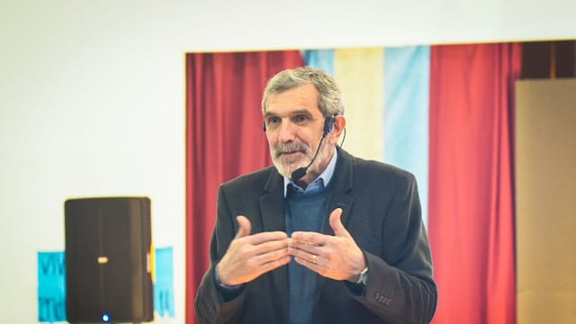 Disertó en Arroyito por el mes de las infancias el Dr. Enrique Orchanski