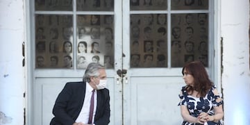 Alberto Fernández y Cristina Kirchner encabezaron un acto en la ex ESMA (Foto: Presidencia)