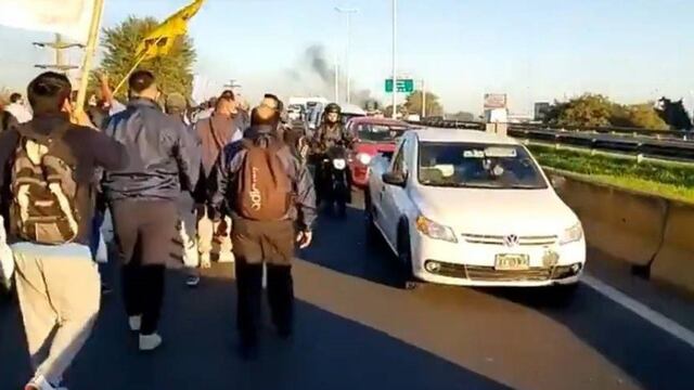 Protestas en el Acceso Oeste y en el puente Pueyrredón, a pesar del DNU presidencial