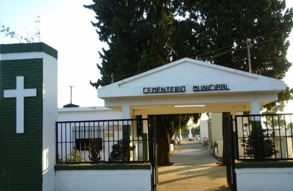 Aseguran que brota sangre de las paredes de un cementerio entrerriano