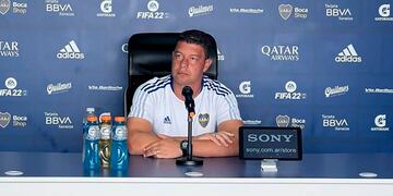 Sebastian Battaglia en conferencia de prensa.