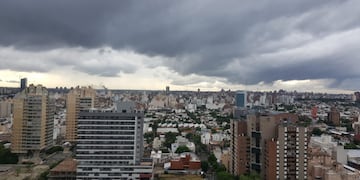 Cielo nublado en la ciudad de Córdoba y probabilidad de precipitaciones para este jueves 25 de abril.