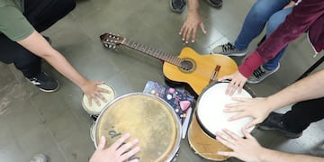 Musicoterapia en un hospital psiquiátrico de Mendoza.