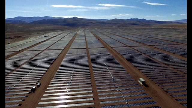 960.000 paneles solares instalados en un predio de 800 hectáreas a más de 4.000 msnm, componen el parque solar Cauchari, en Jujuy.