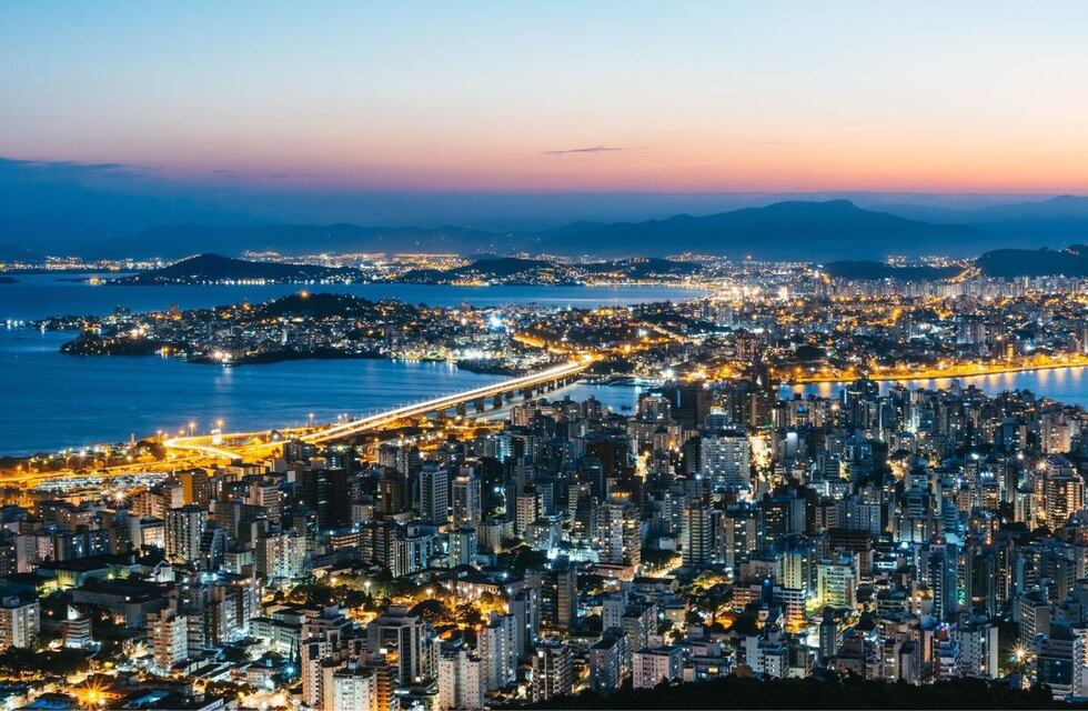 El destino elegido por los argentinos en el exterior: el boom de Florianópolis que estalló en Google