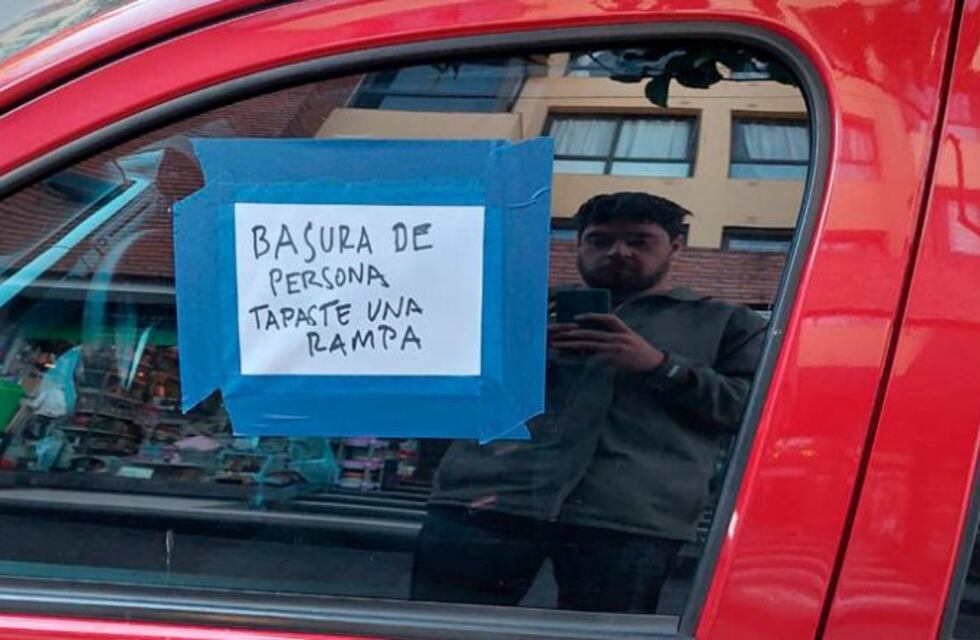 El justiciero cordobés que escracha a los que tapan rampas para discapacitados