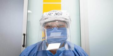 La enfermera trabaja con pacientes positivos de Covid-19 desde que comenzó la pandemia (imagen de archivo).
