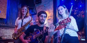 Sigue "Suena complejo"